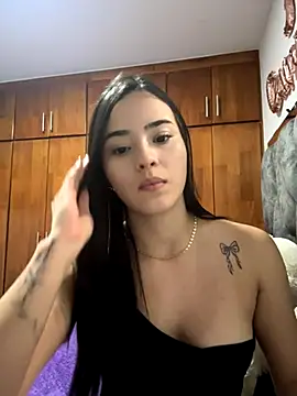 Veronica isaza   online show from 11/15/25, 01:58