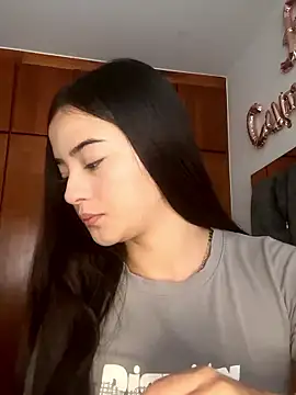 Snapshot of Veronica_isaza__ chatting on 01/09/26, 12:30 Veronica isaza online show from 01/09/26, 12:30