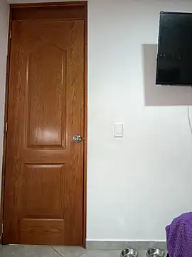 Snapshot of Veronica_isaza__ chatting on 01/14/26, 01:50 Veronica isaza online show from 01/14/26, 01:50