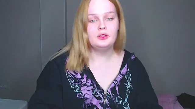 Snapshot of rozzhaos8 chatting on 02/14/25, 08:15 rozzhaos8 online show from 02/14/25, 08:15