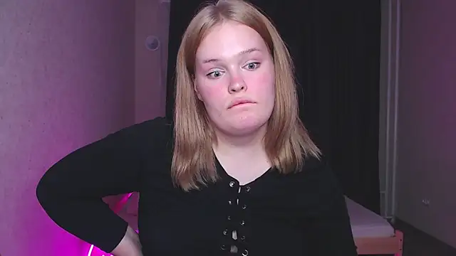 Snapshot of rozzhaos8 chatting on 03/11/25, 07:47 rozzhaos8 online show from 03/11/25, 07:47