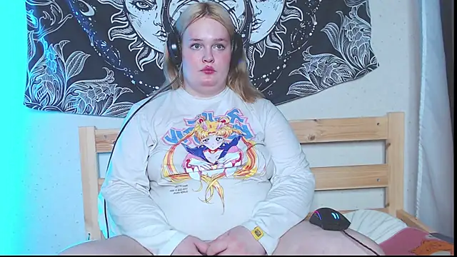 Snapshot of rozzhaos8 chatting on 09/21/25, 06:20 rozzhaos8 online show from 09/21/25, 06:20