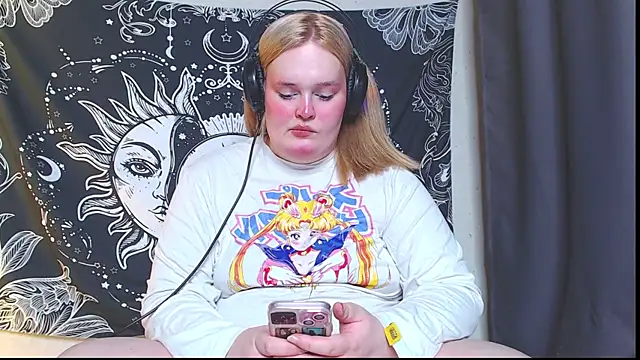 Snapshot of rozzhaos8 chatting on 09/30/25, 08:58 rozzhaos8 online show from 09/30/25, 08:58