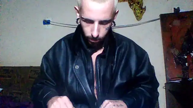 Snapshot of sellvageria chatting on 05/05/26, 12:18 sellvageria online show from 05/05/26, 12:18