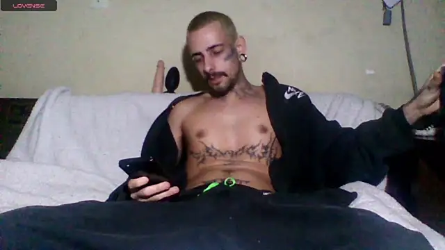 Snapshot of sellvageria chatting on 05/15/26, 07:43 sellvageria online show from 05/15/26, 07:43