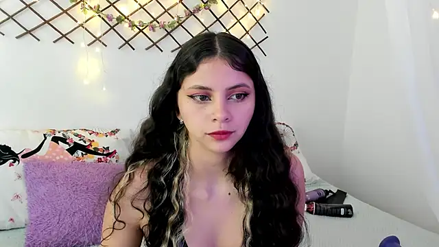 Snapshot of Ivanna_Bruner chatting on 11/14/25, 05:44 Ivanna Bruner online show from 11/14/25, 05:44