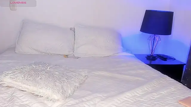 salome lee online show from 11/14/25, 02:43