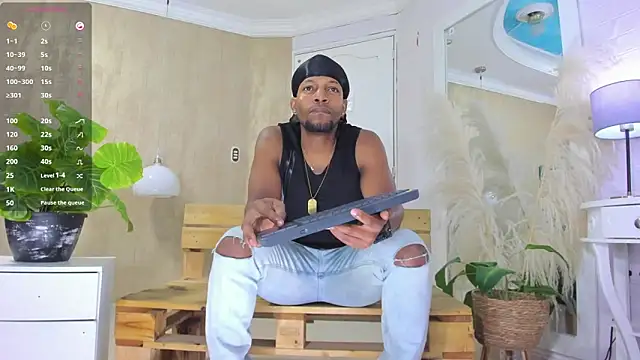 Snapshot of RicoBrown777_ chatting on 05/06/26, 03:57 RicoBrown777 online show from 05/06/26, 03:57