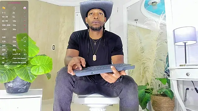 Snapshot of RicoBrown777_ chatting on 05/07/26, 04:07 RicoBrown777 online show from 05/07/26, 04:07