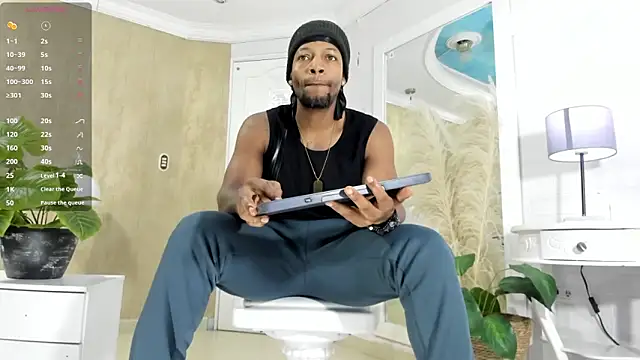 Snapshot of RicoBrown777_ chatting on 05/08/26, 04:07 RicoBrown777 online show from 05/08/26, 04:07