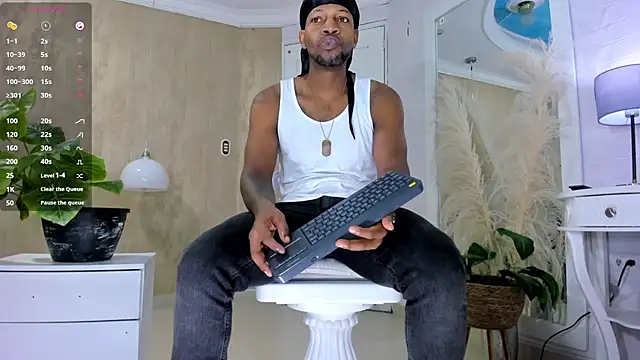 Snapshot of RicoBrown777_ chatting on 05/12/26, 03:47 RicoBrown777 online show from 05/12/26, 03:47