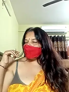 Snapshot of IndianAngle chatting on 01/01/25, 07:32 IndianAngle online show from 01/01/25, 07:32