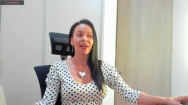 Evawalker  online show from 09/11/25, 02:55