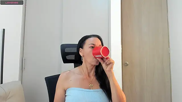 Evawalker  online show from 10/11/25, 02:59