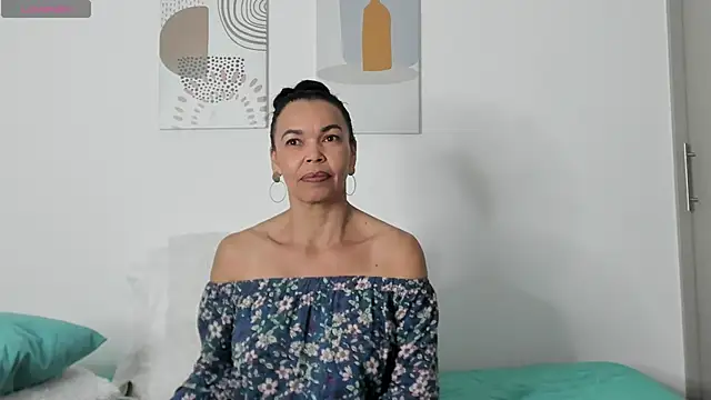 Evawalker  online show from 11/06/25, 03:18