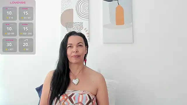 Snapshot of Evawalker_ chatting on 05/19/26, 02:45 Evawalker online show from 05/19/26, 02:45