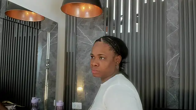 SaraiEvans online show from 02/08/25, 03:19