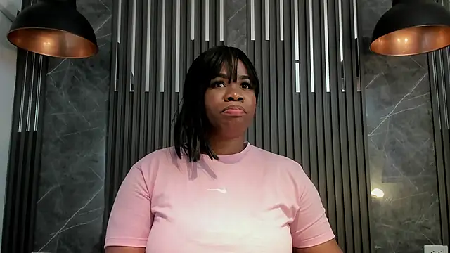 SaraiEvans online show from 11/07/25, 03:17