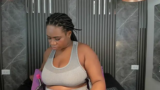 SaraiEvans online show from 02/13/26, 03:24