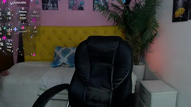 Snapshot of Aidan_twink chatting on 03/11/25, 10:53 Aidan twink online show from 03/11/25, 10:53