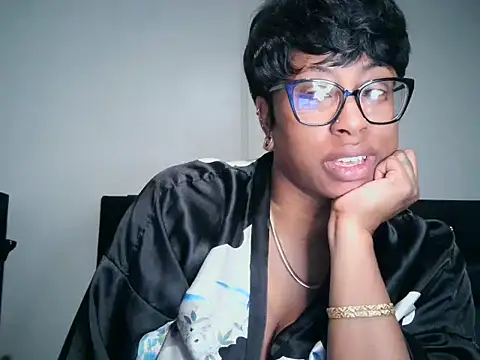 Nyxie Chaos online show from 04/15/26, 03:08