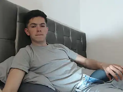 Snapshot of Eliantg chatting on 09/22/25, 11:18 Eliantg online show from 09/22/25, 11:18