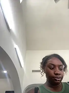 LillShayy online show from 06/11/26, 06:39