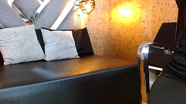 Michelle Brito1 online show from 02/23/25, 01:21