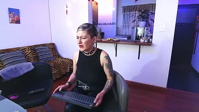 Maria fernandaxxx  online show from 02/10/25, 11:02