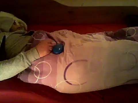 Snapshot of eblata04 chatting on 12/25/24, 04:01 eblata04 online show from 12/25/24, 04:01