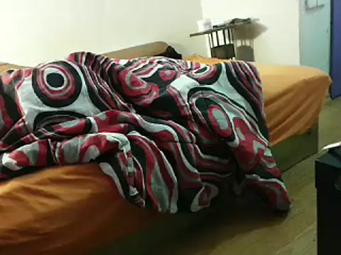 Snapshot of eblata04 chatting on 02/15/25, 02:58 eblata04 online show from 02/15/25, 02:58