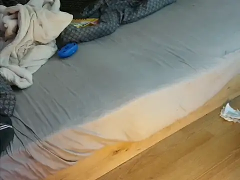 Snapshot of eblata04 chatting on 03/03/25, 08:38 eblata04 online show from 03/03/25, 08:38