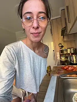 SOFIASWEETSECRETT online show from 11/12/25, 11:21