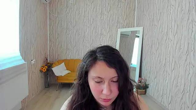 Snapshot of AishaRouhi chatting on 01/02/25, 11:31 AishaRouhi online show from 01/02/25, 11:31
