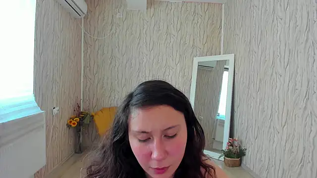 Snapshot of AishaRouhi chatting on 01/08/25, 11:43 AishaRouhi online show from 01/08/25, 11:43