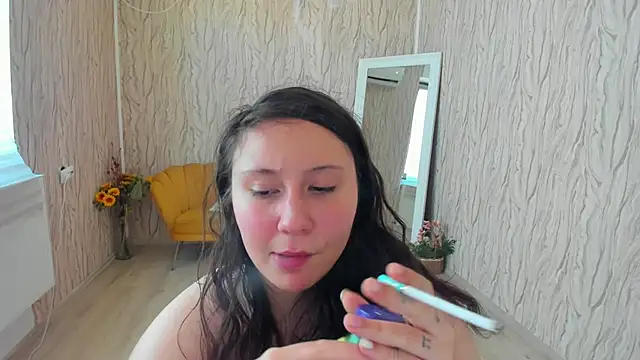 Snapshot of AishaRouhi chatting on 01/09/25, 11:25 AishaRouhi online show from 01/09/25, 11:25