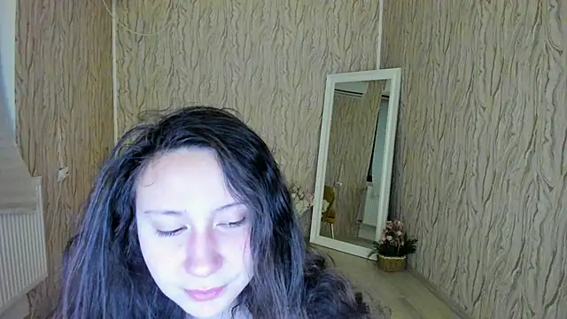 Snapshot of AishaRouhi chatting on 01/13/25, 05:23 AishaRouhi online show from 01/13/25, 05:23