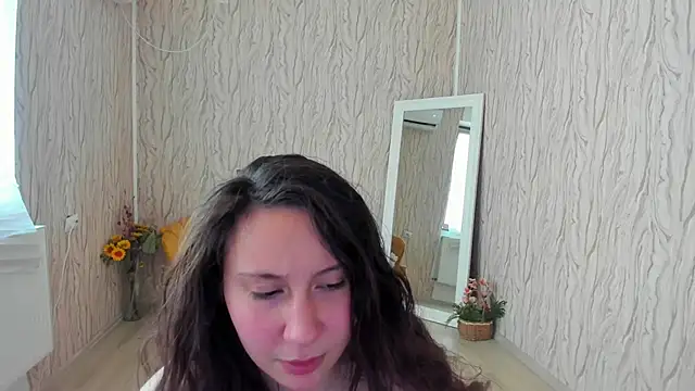 Snapshot of AishaRouhi chatting on 01/13/25, 11:30 AishaRouhi online show from 01/13/25, 11:30