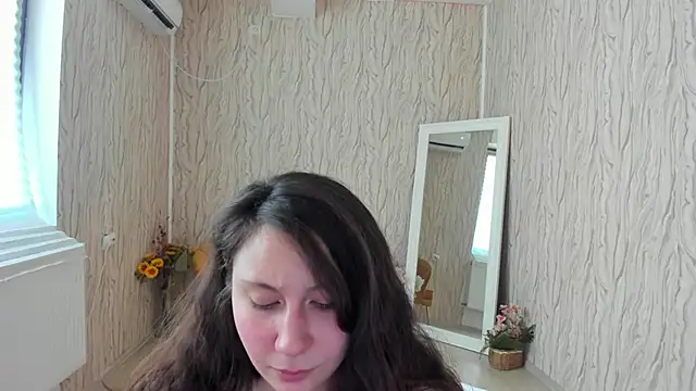 Snapshot of AishaRouhi chatting on 01/18/25, 09:56 AishaRouhi online show from 01/18/25, 09:56