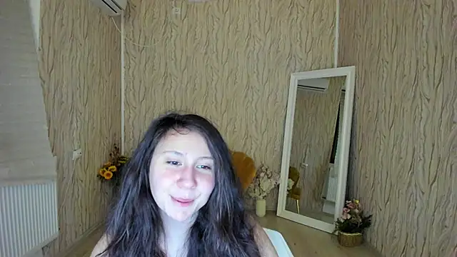 Snapshot of AishaRouhi chatting on 01/19/25, 03:29 AishaRouhi online show from 01/19/25, 03:29