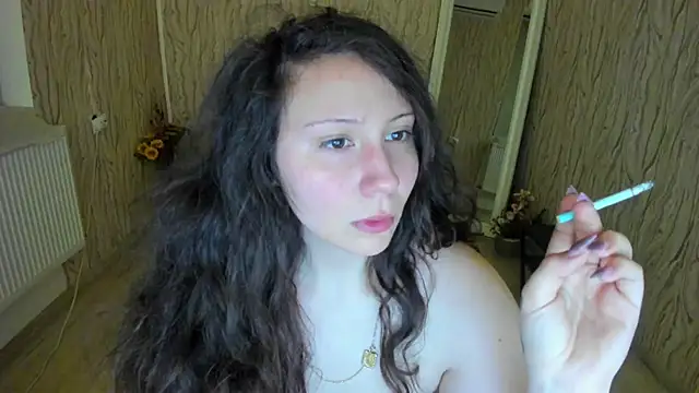 Snapshot of AishaRouhi chatting on 02/01/25, 03:19 AishaRouhi online show from 02/01/25, 03:19