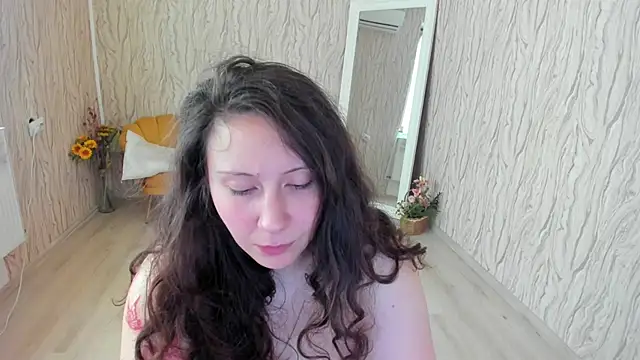 Snapshot of AishaRouhi chatting on 02/08/25, 09:56 AishaRouhi online show from 02/08/25, 09:56