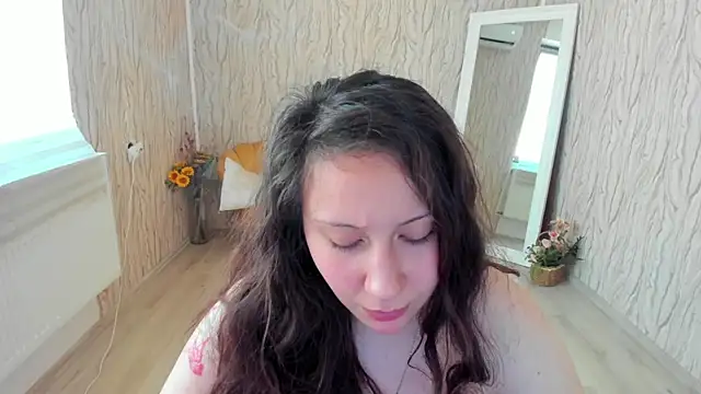 Snapshot of AishaRouhi chatting on 02/14/25, 08:21 AishaRouhi online show from 02/14/25, 08:21