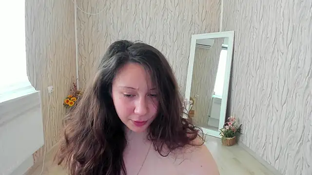 Snapshot of AishaRouhi chatting on 02/18/25, 08:27 AishaRouhi online show from 02/18/25, 08:27