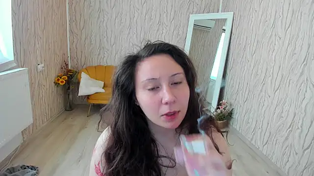 Snapshot of AishaRouhi chatting on 03/04/25, 06:37 AishaRouhi online show from 03/04/25, 06:37