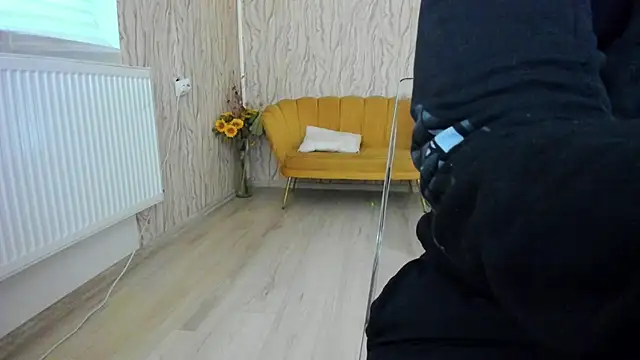 Snapshot of AishaRouhi chatting on 03/13/25, 05:11 AishaRouhi online show from 03/13/25, 05:11
