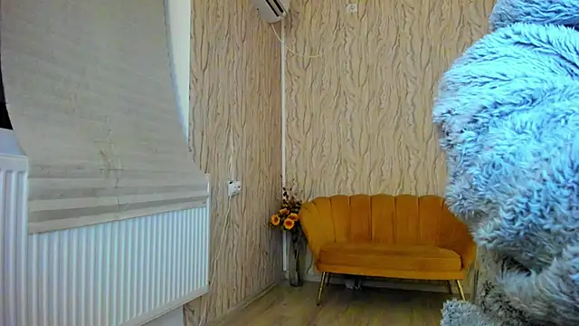 Snapshot of AishaRouhi chatting on 03/21/25, 03:22 AishaRouhi online show from 03/21/25, 03:22