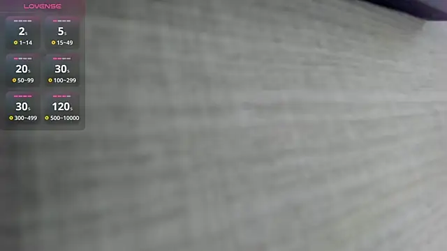 Snapshot of AishaRouhi chatting on 10/13/25, 04:23 AishaRouhi online show from 10/13/25, 04:23