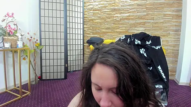 AishaRouhi online show from 11/26/25, 01:01