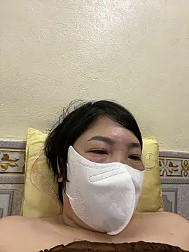 Hachi Sweetbabie  online show from 11/27/25, 11:45